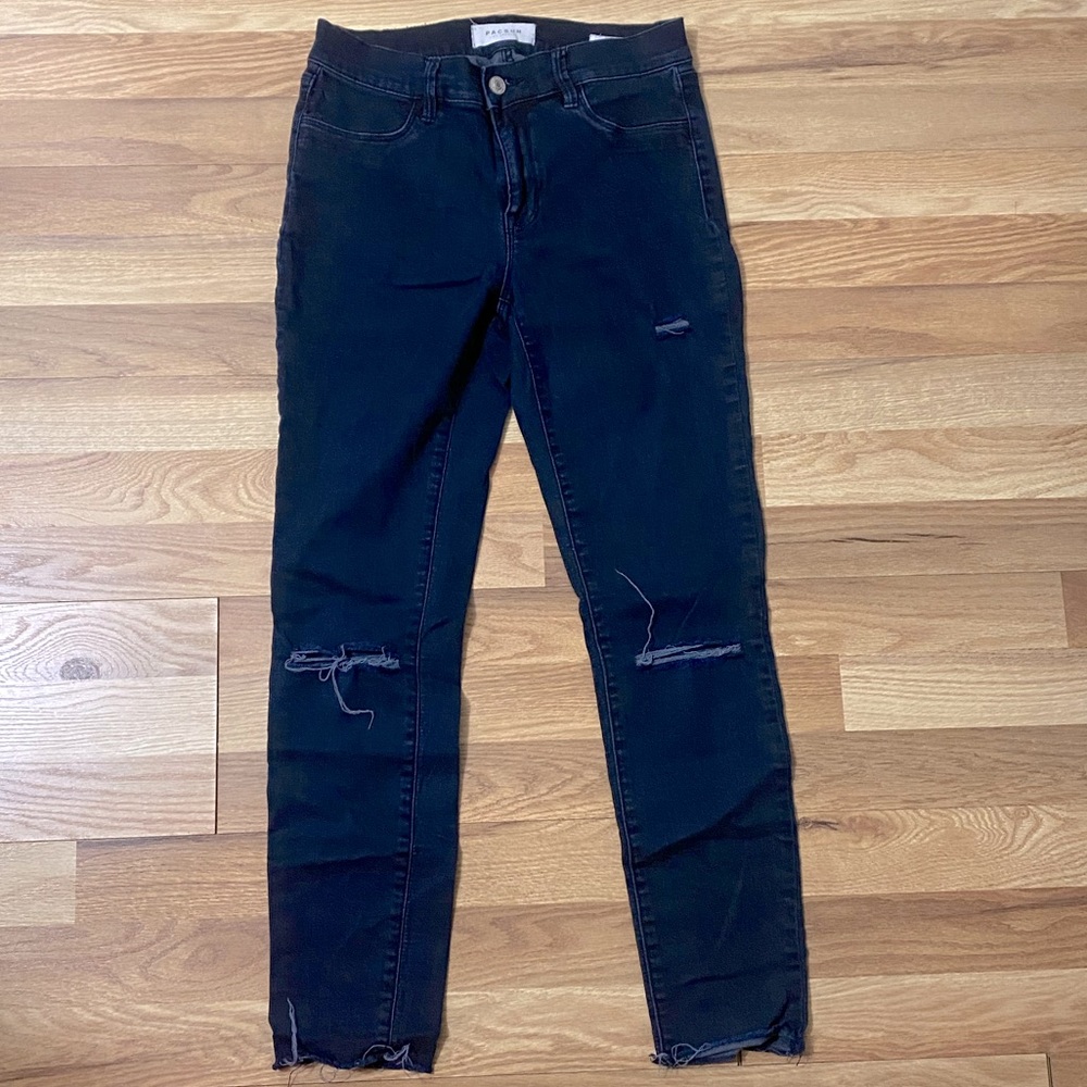 PACSUN NAVY AKLES RIPPED JEANS